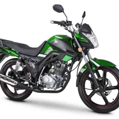 Zielona karta motorowerowa ZXT 125 z czarnymi akcentami i czerwonymi obręczami kół. Idealna na pierwsze samodzielne wyprawy.
