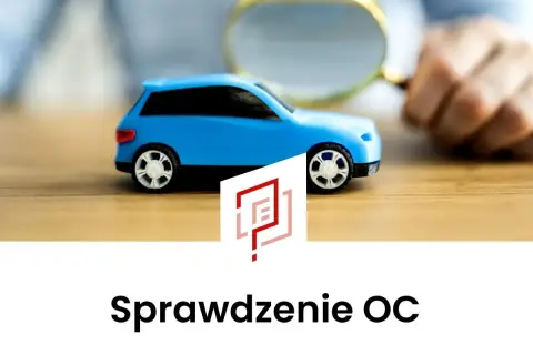 Chcesz wiedzieć, jak sprawdzić czy auto jest ubezpieczone? Na zdjęciu niebieski model samochodu pod lupą, symbolizujący weryfikację OC.